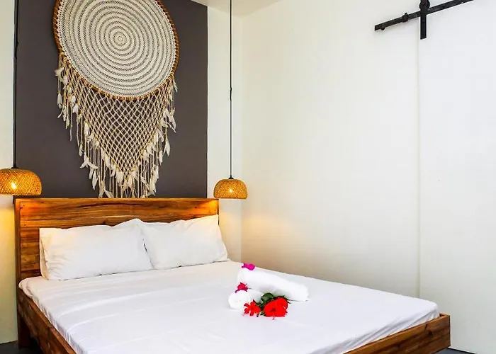 Sip Sunset Hostel And Lounge El Nido